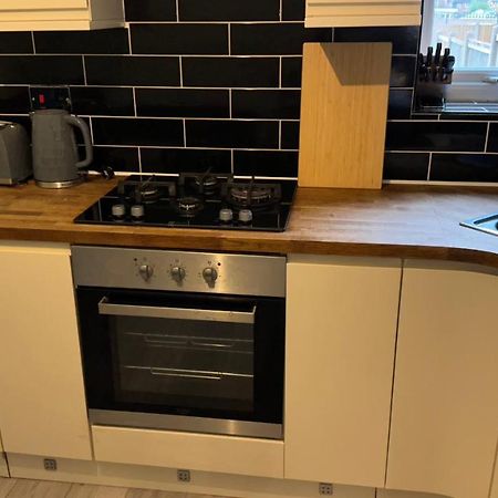 One Bedroom Apartment In Walsall Sleeps 4 Free Wifi By Villazu Bloxwich 외부 사진