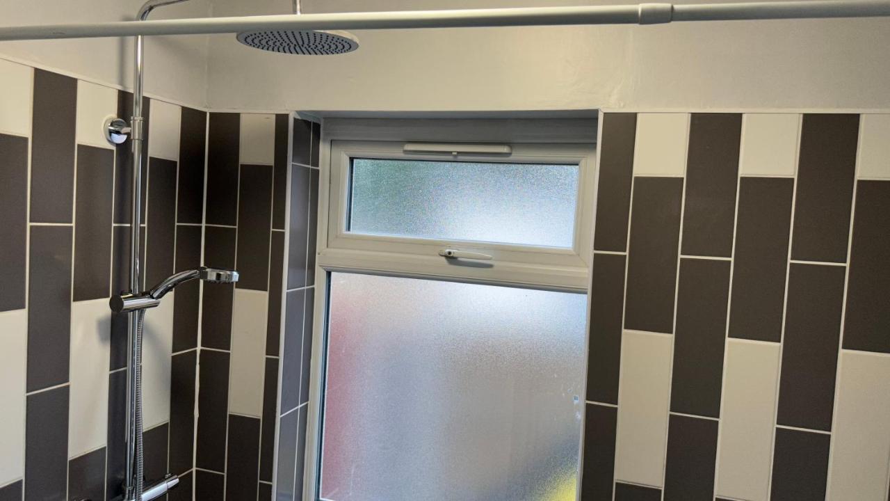 One Bedroom Apartment In Walsall Sleeps 4 Free Wifi By Villazu Bloxwich 외부 사진