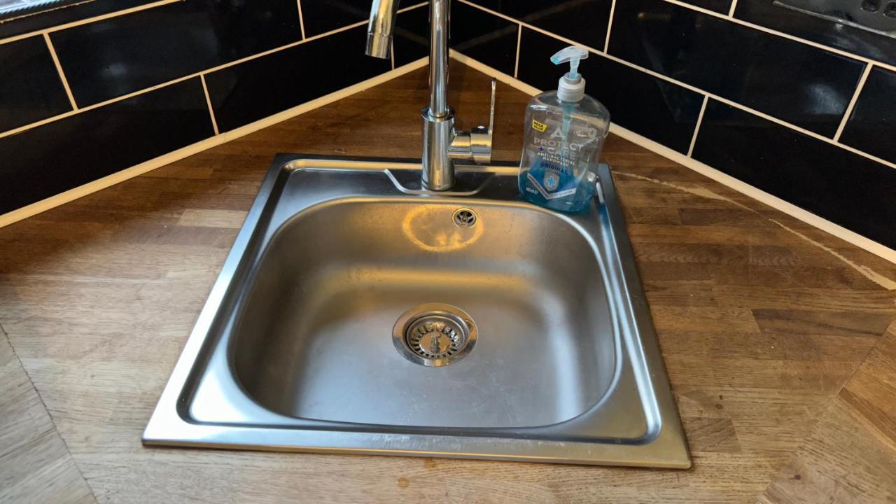 One Bedroom Apartment In Walsall Sleeps 4 Free Wifi By Villazu Bloxwich 외부 사진