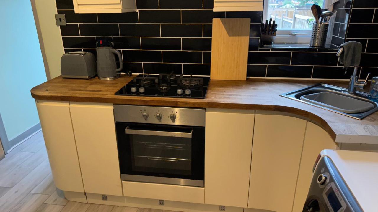 One Bedroom Apartment In Walsall Sleeps 4 Free Wifi By Villazu Bloxwich 외부 사진
