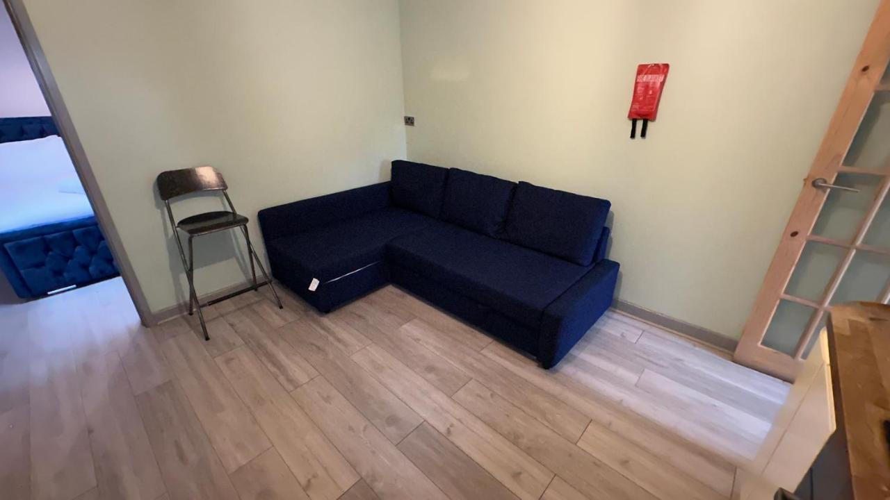 One Bedroom Apartment In Walsall Sleeps 4 Free Wifi By Villazu Bloxwich 외부 사진
