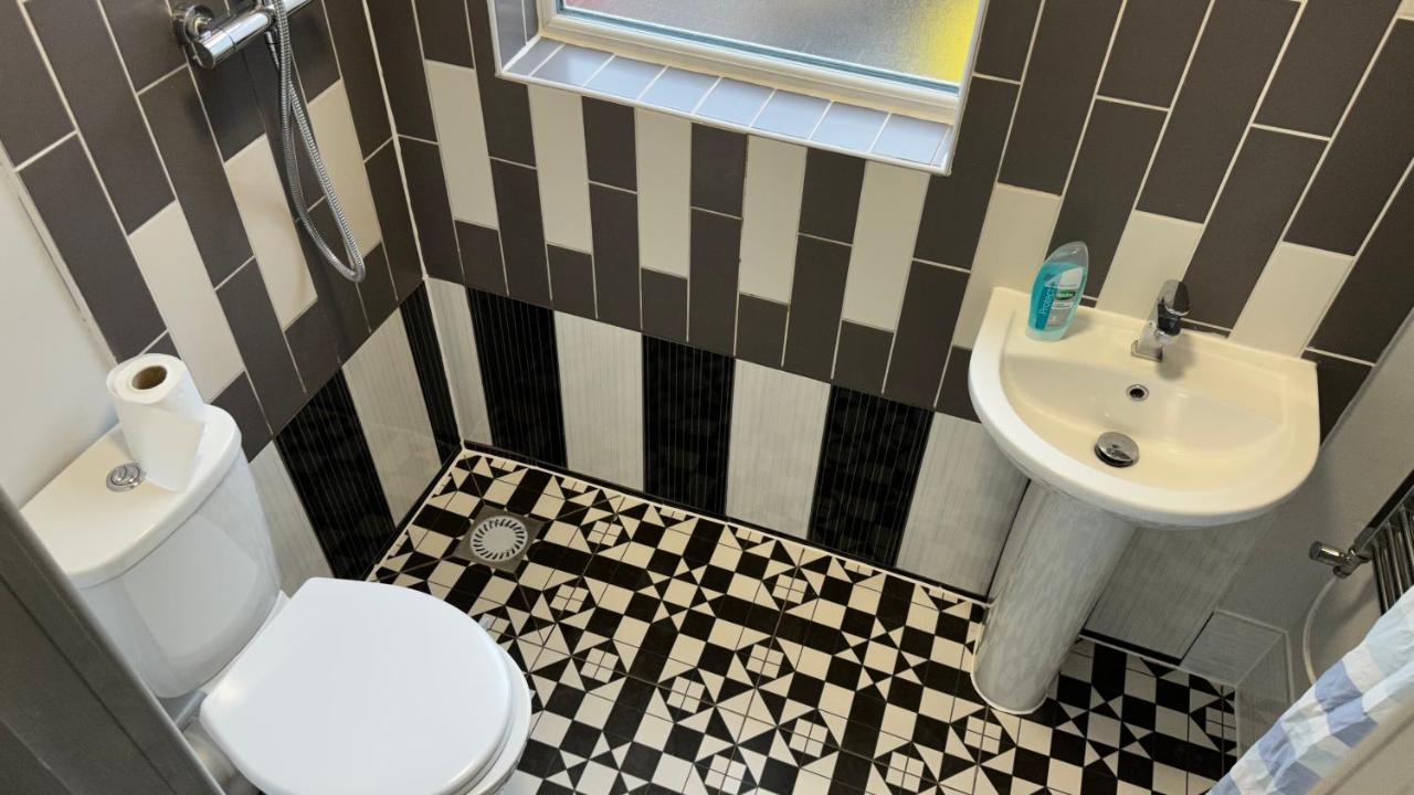 One Bedroom Apartment In Walsall Sleeps 4 Free Wifi By Villazu Bloxwich 외부 사진